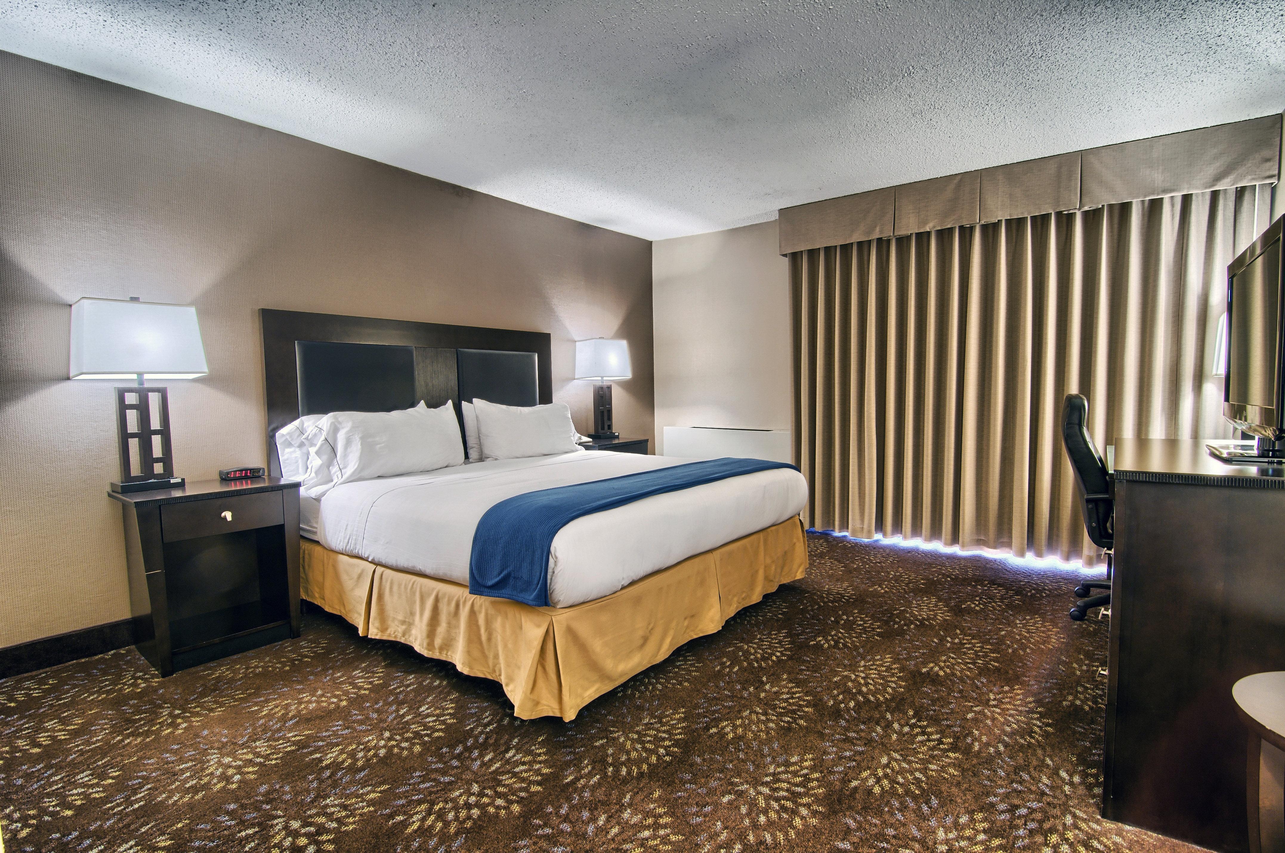 Holiday Inn Express Detroit-Birmingham By Ihg Exterior photo