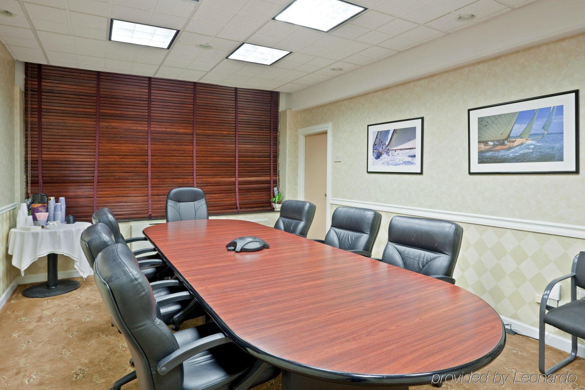 Holiday Inn Express Detroit-Birmingham By Ihg Facilities photo